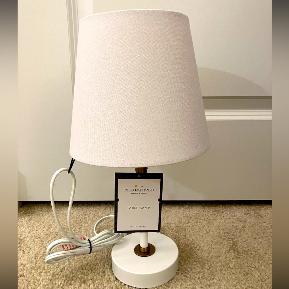 Threshold table lamp, new, so cute